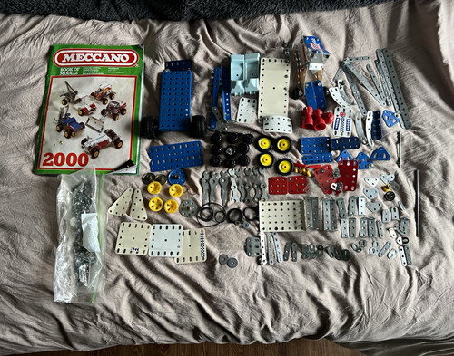 Meccano 2000 construction - meccano,