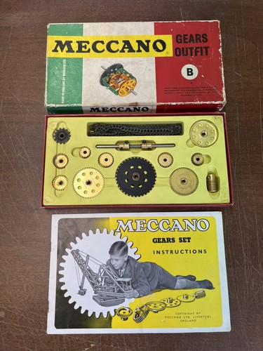 Vintage meccano gears outfit - vintage,